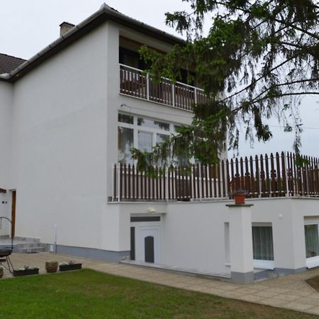 Renata Apartman Nyíregyháza Exterior foto